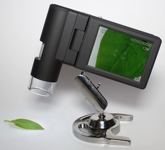 Металлическая подставка портативного микроскопа "Микрон Mobile" обеспечивает четкое и несмазанное изображение