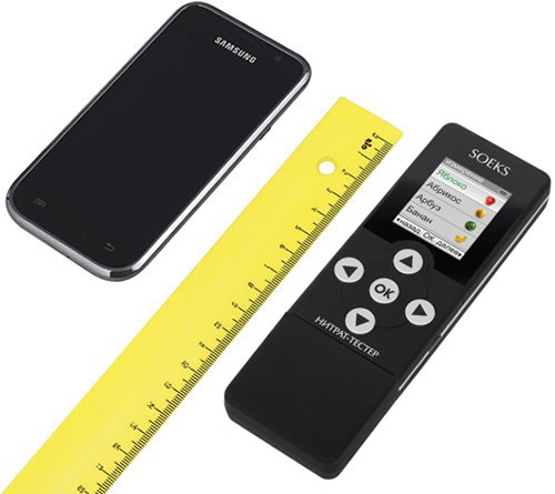 Размеры нитратомера "СОЭКС" примерно такие же, как у небольшого смартфона