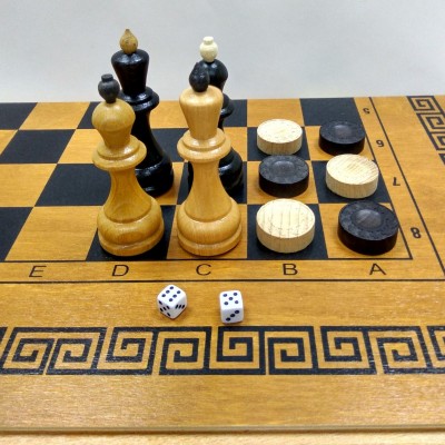 Набор - шахматы, шашки, нарды, доска 60 см Игровой набор состоит из трех игр в одном комплекте: шахматы, шашки, нарды. 