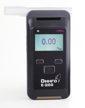 Алкотестер Динго Е-200 Профессиональный алкотестер с возможностью замены измерительного элемента - сенсора. Меню алкотестера русифицировано. Модель Е-200В можно подключить к печатающему устройству через Bluetooth.
