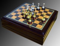 Шахматный набор в лакированном ларце