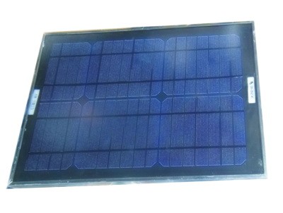 Зарядное устройство с солнечной панелью AM-SM15  Водонепроницаемая панель мощностью 15 Вт для зарядки различных типов аккумуляторов в мобильных телефонах, ноутбуках, планшетах и других портативных устройств. 