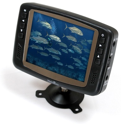 Две оси держателя экрана рыболовной видеокамеры "FishCam-501" позволяют установить его в удобном положении