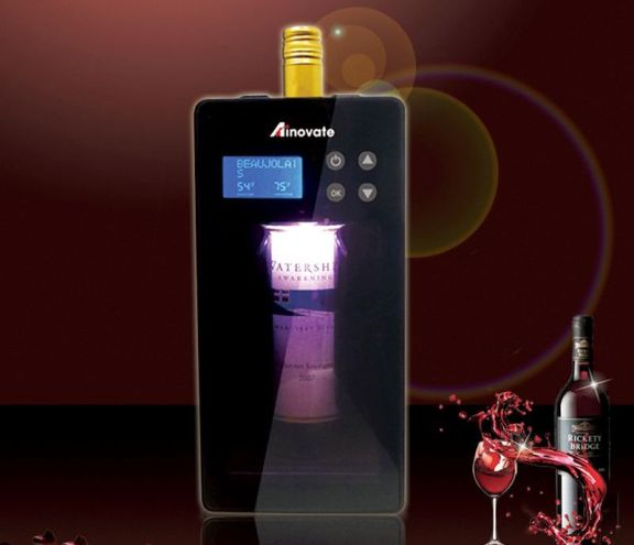 Винный холодильник "Ainovate EF8791" охлаждает бутылку вина и сохраняет заданную температуру.
