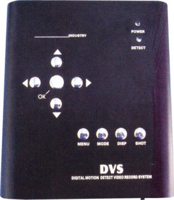 Портативный видеорегистратор DV-606P Цифровой портативный DVR с записью видео, аудиоинформации, а также отдельных кадров на съемную SD-карту от 2-х CCD/CMOS-камер. Встроенный детектор движения, включение записи при подаче питания, емкость карты — до 2 ГБ.
